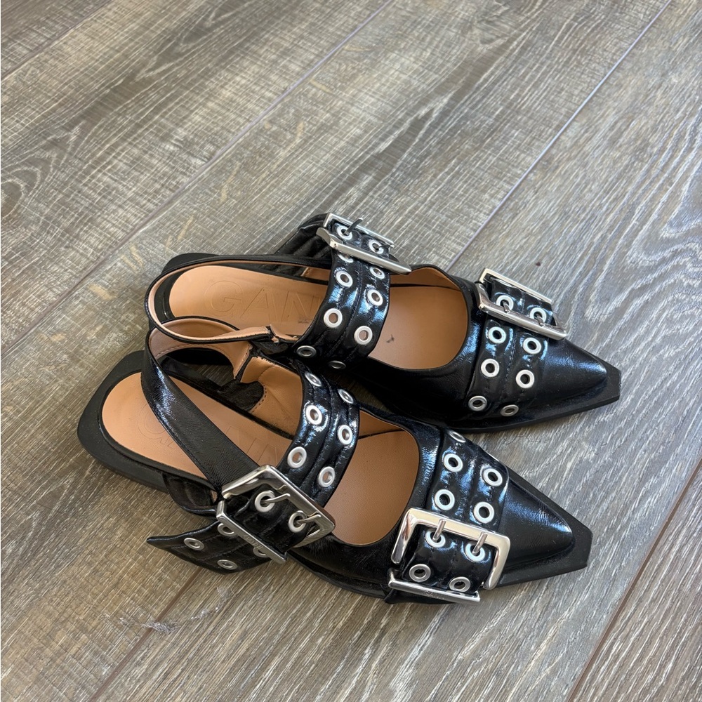 Ganni Black Pointed Slingback Feminine buckle ballerina